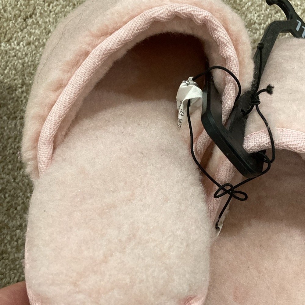 Bundle 2 NWT Secret Treasures slippers - size 11 - Picture 5 of 8